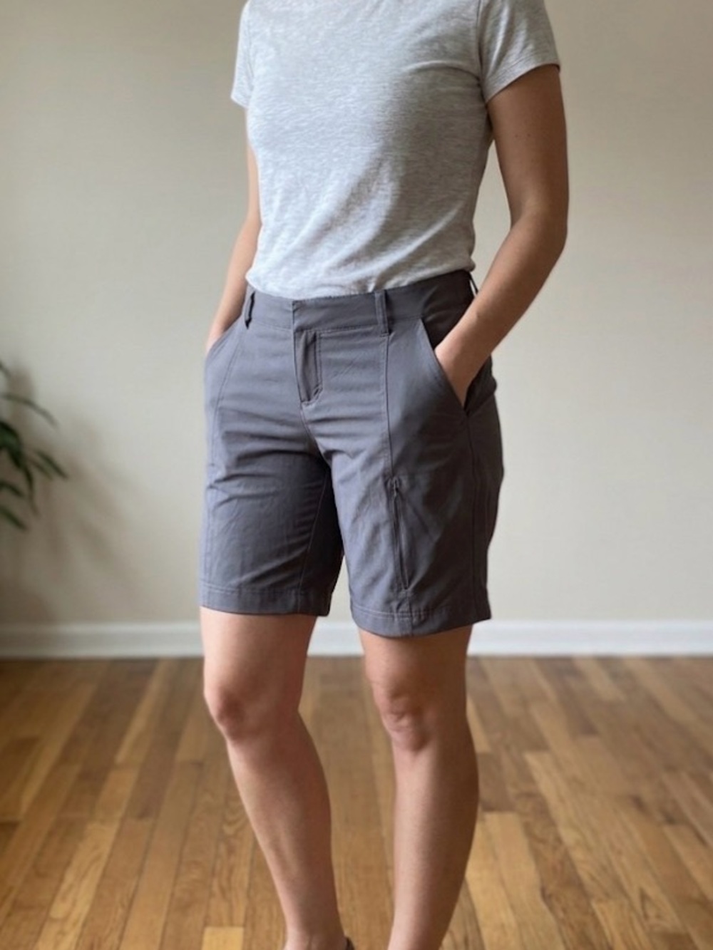 32° Cool Ladies Cargo Short in Gray